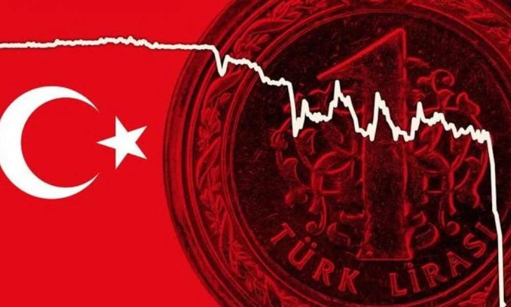 "Επί ξύλου κρεμάμενη" η τουρκική οικονομία: "Παγώνουν" οι ξένες επενδύσεις